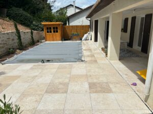 Aménagement piscine et pose de carreaux en extérieur